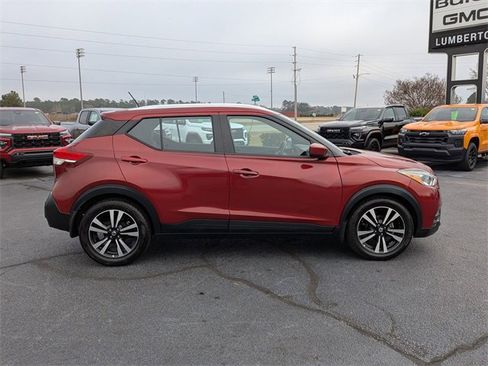 Used 2020 Nissan Kicks SV image 2