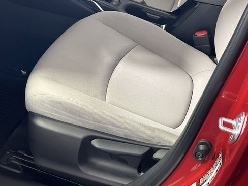 Used 2021 Toyota Corolla LE image 10