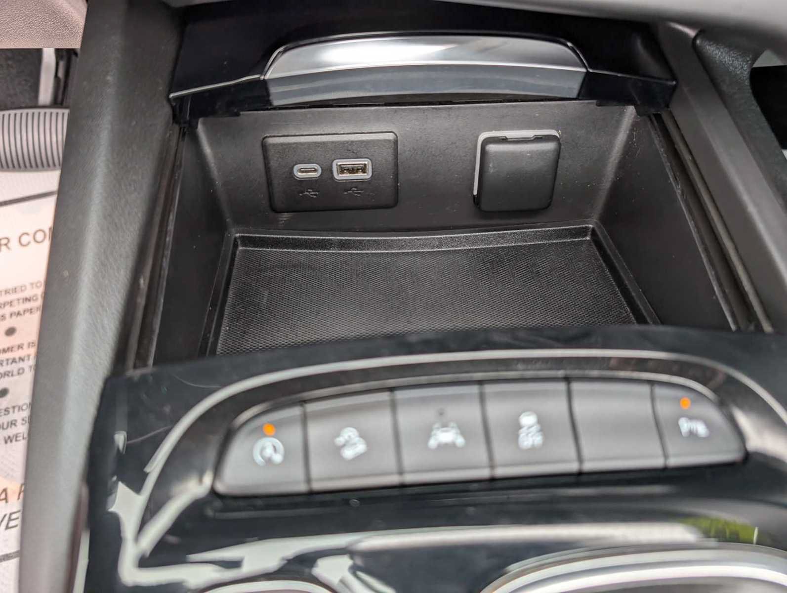 Certified 2021 Buick Envision Essence AWD/4WD image 31