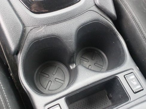 Used 2018 Nissan Rogue SV image 23