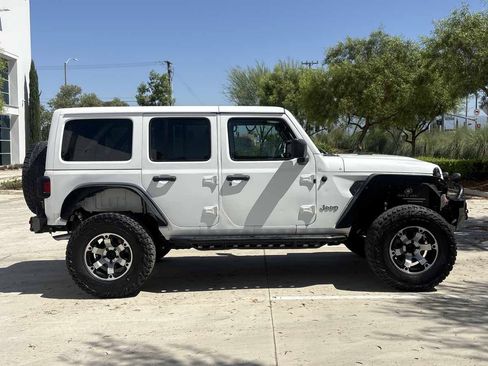Used 2018 Jeep Wrangler Unlimited Sport S AWD/4WD image 2