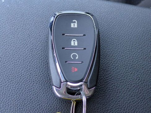 Used 2025 Chevrolet Trax LT FWD image 32