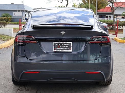 Used 2023 Tesla Model X image 11