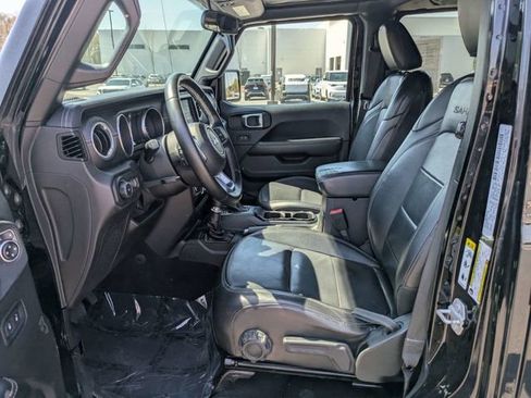 Used 2018 Jeep Wrangler Unlimited Sahara w/ LED Lighting Group AWD/4WD image 20