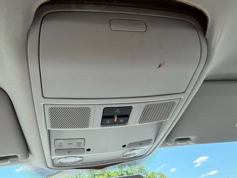 Used 2010 Volkswagen Golf 4-Door FWD image 25