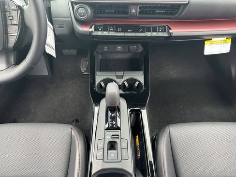 Used 2026 Toyota Prius Plug-In Hybrid FWD image 11