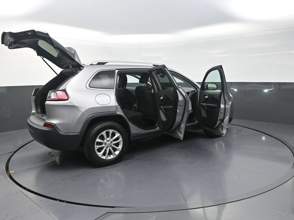 Used 2019 Jeep Cherokee Latitude w/ Popular Appearance Group AWD/4WD image 34