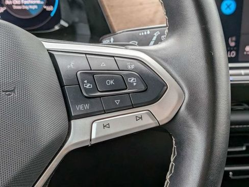 Certified 2025 Volkswagen Atlas SE FWD image 28