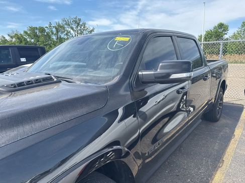 Used 2019 RAM 1500 Laramie AWD/4WD image 16