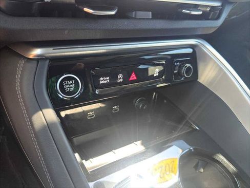 Used 2025 Audi Q5 Premium Plus w/ Premium Plus AWD/4WD image 30