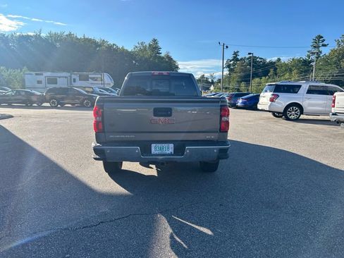 Used 2017 GMC Sierra 1500 SLE w/ SLE Value Package AWD/4WD image 4