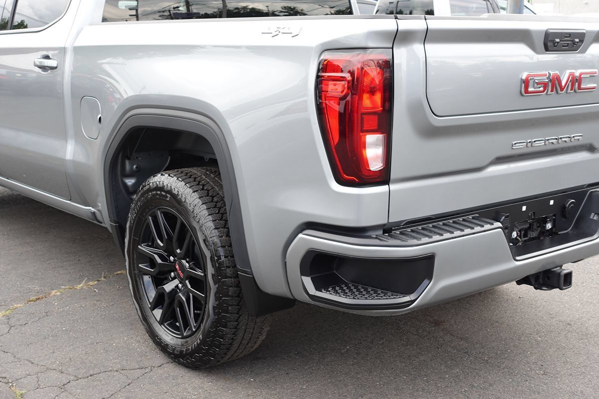 Used 2025 GMC Sierra 1500 Elevation AWD/4WD image 9