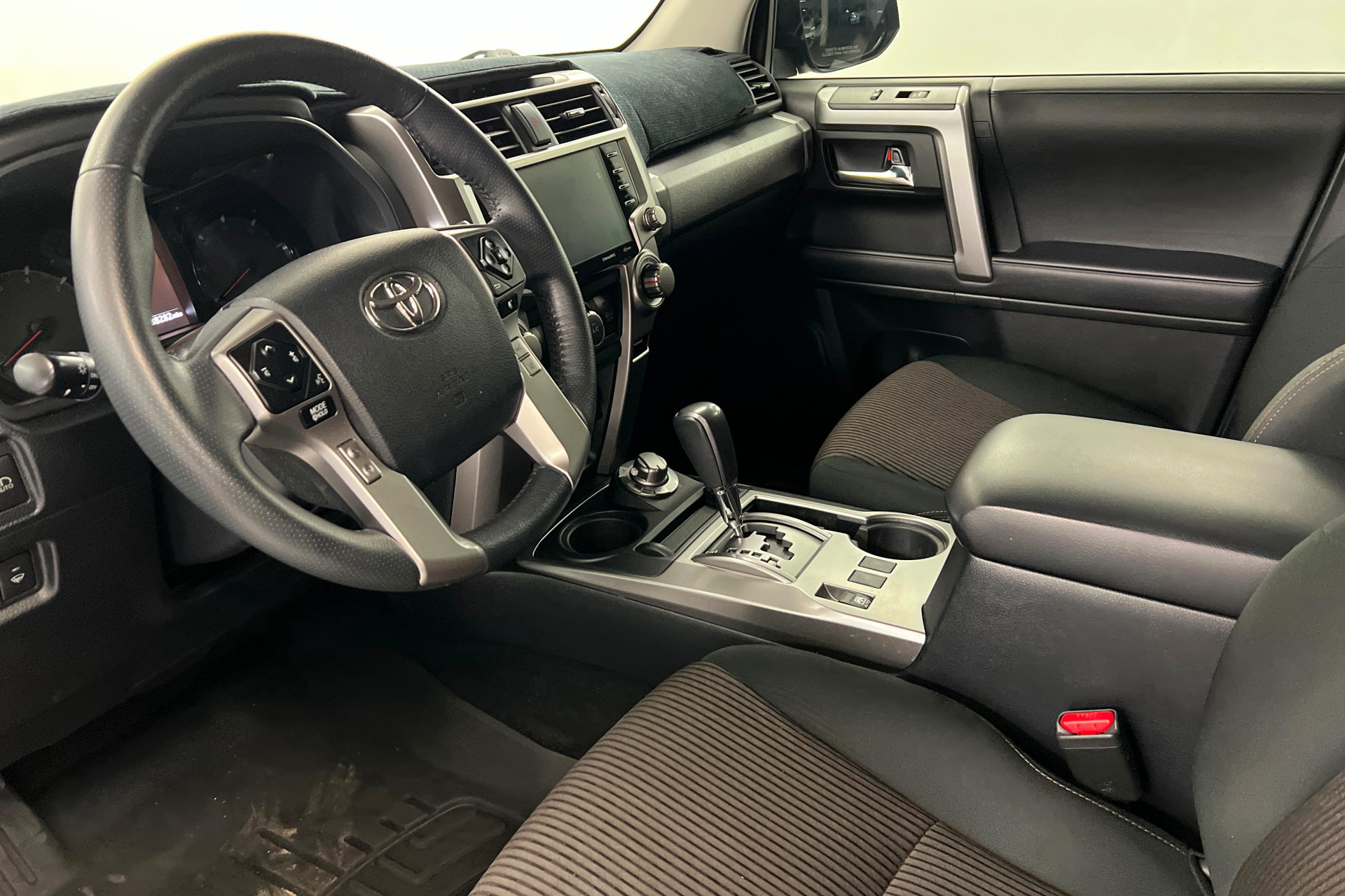 Used 2022 Toyota 4Runner Trail Special Edition AWD/4WD image 16
