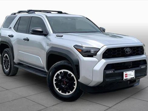 Certified 2025 Toyota 4Runner TRD Off-Road AWD/4WD image 3