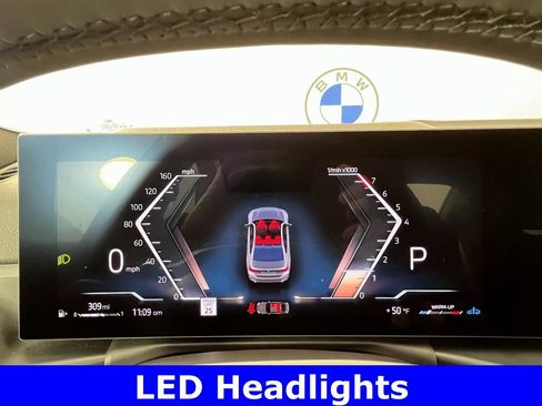 Certified 2025 BMW 330i xDrive Sedan w/ Convenience Package image 5