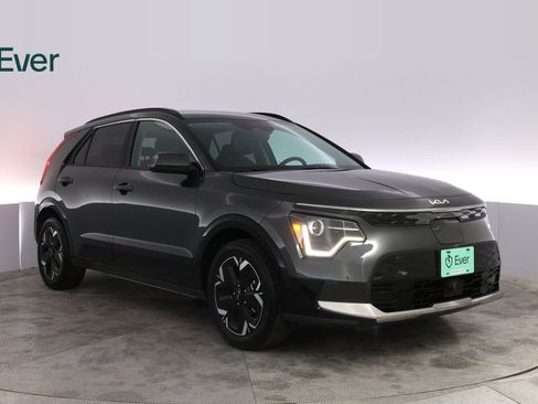 Used 2025 Kia Niro Wind FWD image 12