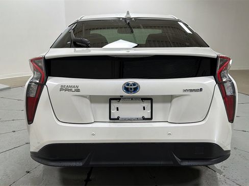 Used 2016 Toyota Prius Four image 4