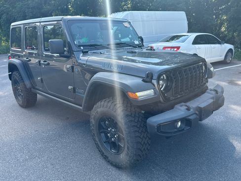 Used 2025 Jeep Wrangler Unlimited Sport S 4xe AWD/4WD image 3