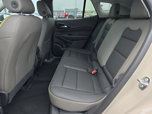 New 2026 Chevrolet Trax ACTIV w/ Sunroof Package FWD image 11