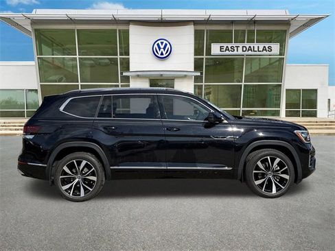 Used 2025 Volkswagen Atlas SEL Premium R-Line image 2
