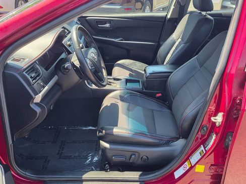 Used 2017 Toyota Camry SE FWD image 8