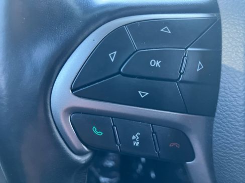 Used 2020 Jeep Grand Cherokee Limited image 18