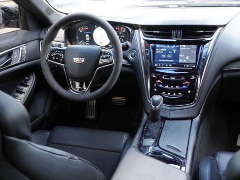 Used 2019 Cadillac CTS V w/ Carbon Fibre Package RWD image 28