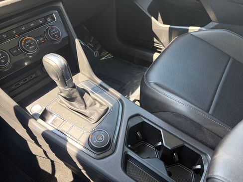 Used 2019 Volkswagen Tiguan SE AWD/4WD image 25