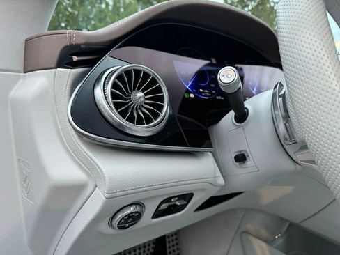 Used 2022 Mercedes-Benz EQS 580 4MATIC Sedan w/ AMG Line Interior image 31