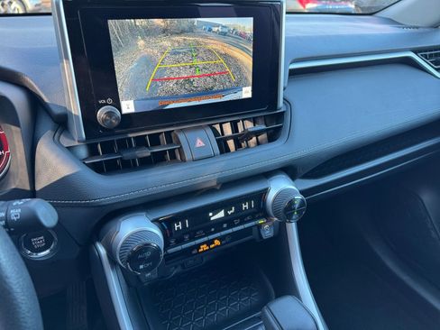 Used 2025 Toyota RAV4 XLE image 17