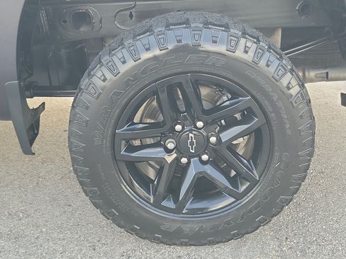 Used 2023 Chevrolet Silverado 1500 LT Trail Boss AWD/4WD image 29