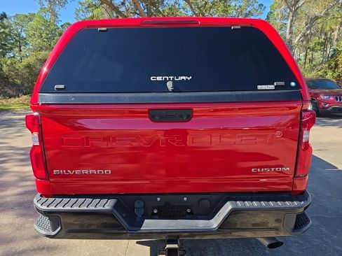 Used 2020 Chevrolet Silverado 2500 Custom w/ Custom Value Package image 3