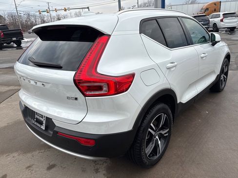 Certified 2025 Volvo XC40 B5 Core image 5