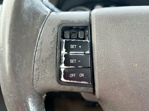Used 2009 Ford Focus SEL FWD image 15