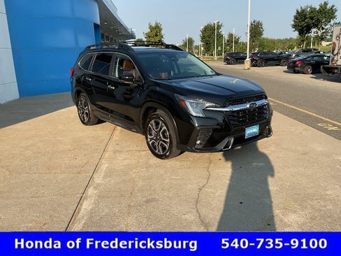 Used 2024 Subaru Ascent Touring AWD/4WD image 8