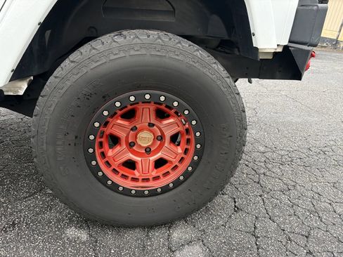 Used 2014 Jeep Wrangler Unlimited Sahara w/ Dual Top Group image 15