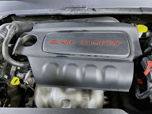 Used 2022 Jeep Compass Latitude w/ Sun and Sound Group AWD/4WD image 28