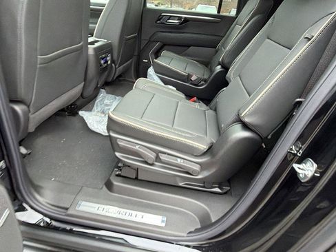 New 2026 Chevrolet Suburban Premier w/ Sun And Tow Package AWD/4WD image 18