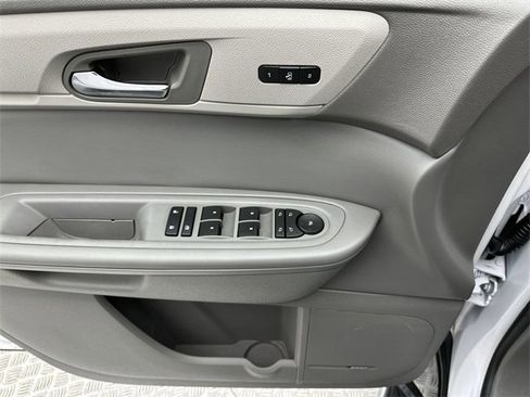 Used 2016 Chevrolet Traverse LT image 13