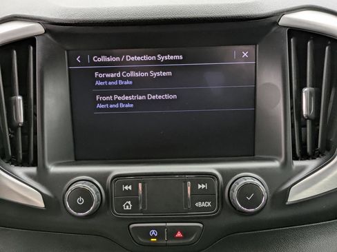 Used 2024 GMC Terrain SLT image 7