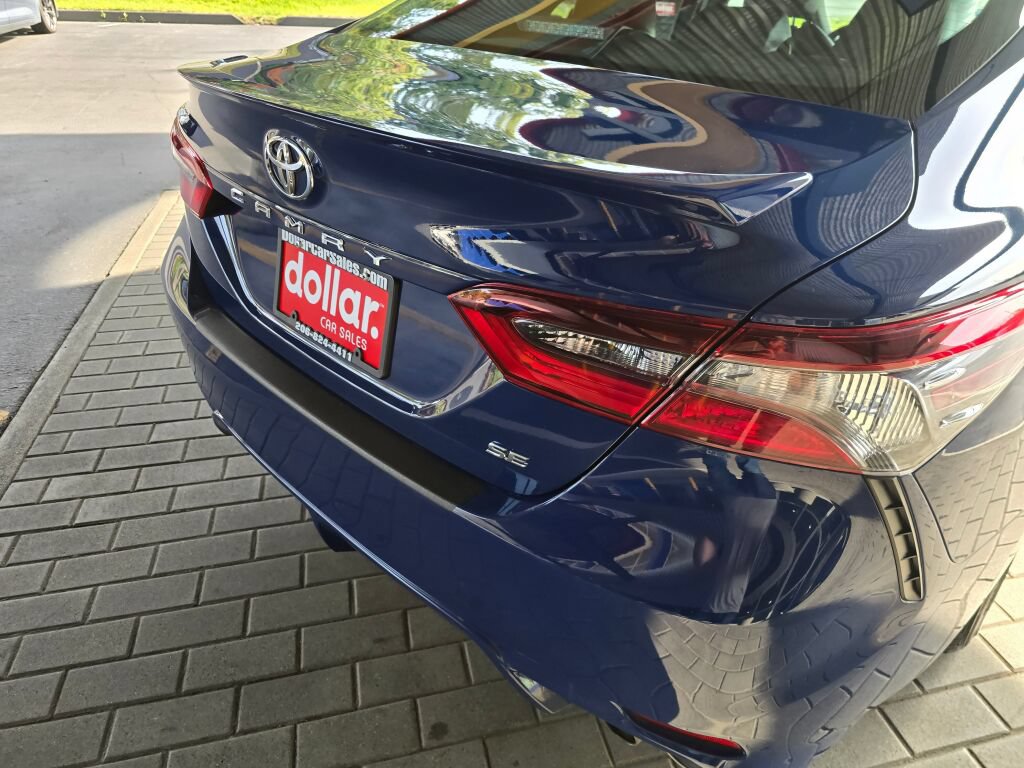 Used 2024 Toyota Camry SE w/ Cold Weather Package FWD image 15