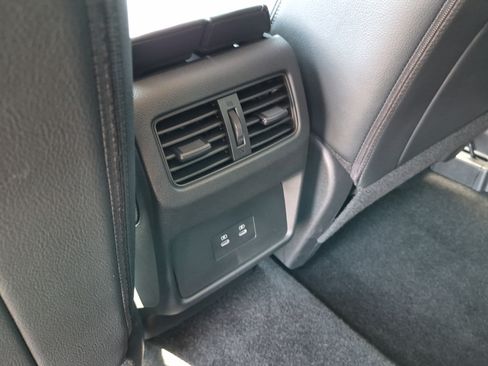 Used 2025 Nissan Rogue SL AWD/4WD image 13