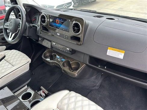 Used 2022 Mercedes-Benz Sprinter 3500 image 15