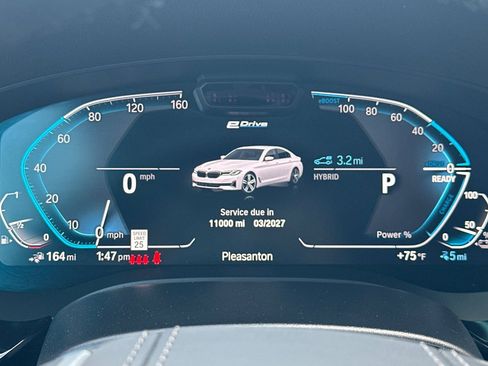 Used 2023 BMW 530e w/ Premium Package image 34