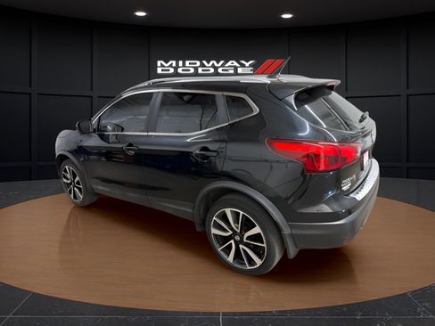 Used 2017 Nissan Rogue Sport SL w/ SL Premium Package AWD/4WD image 3