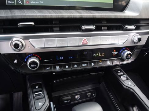 Used 2024 Kia Telluride EX w/ EX Captain's Chair Package AWD/4WD image 20