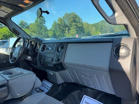 Used 2014 Ford F250 XL w/ Power Equipment Group AWD/4WD image 19