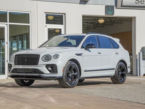 Used 2023 Bentley Bentayga AWD/4WD image 11