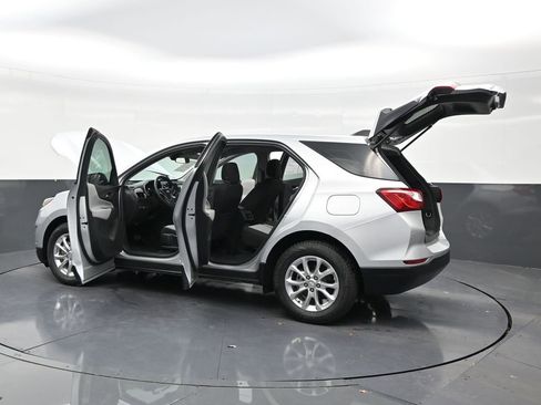 Used 2021 Chevrolet Equinox LS FWD image 31