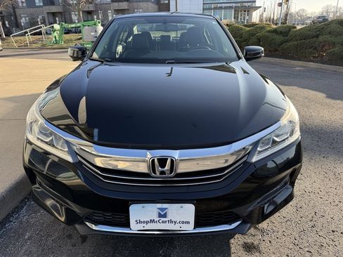 Used 2017 Honda Accord EX-L image 11
